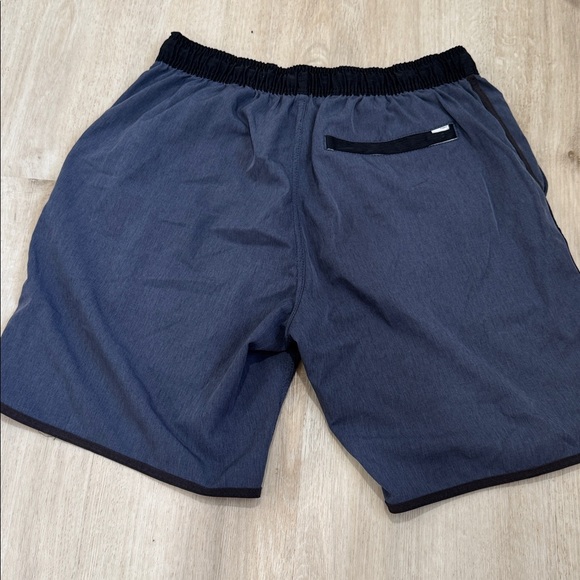 Vuori Mens Banks shorts sky grey linen texture active - Picture 5 of 9